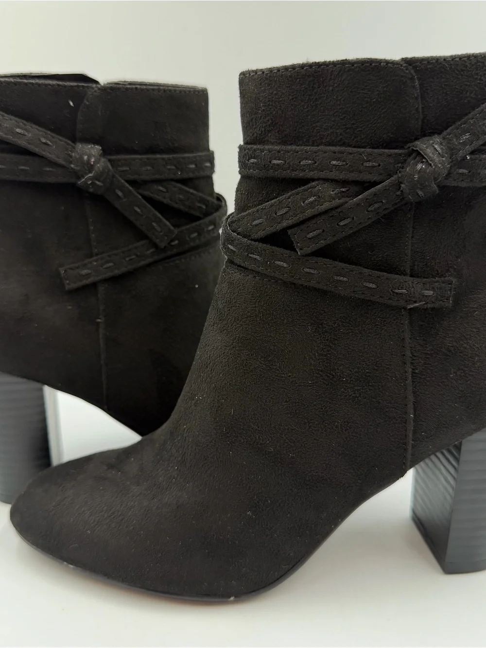 Bandolino Black Faux Suede Ankle Boot Bootie OCorn2 Womens 5.5M Interior Zip
